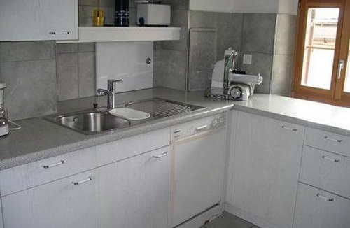 Vna House | Pensiun Tung by Interhome