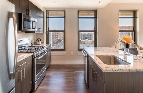 Aurora Highlands Apartment | Pentagon City 2 BR | Rooftop Pool | Pool + Gym