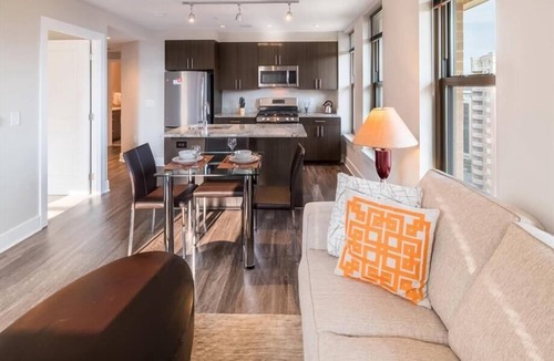 Aurora Highlands Apartment | Pentagon City 2 BR | Rooftop Pool | Pool + Gym