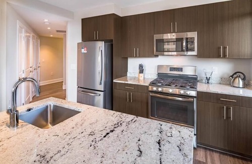 Aurora Highlands Apartment | Pentagon City 2 BR | Rooftop Pool | Pool + Gym