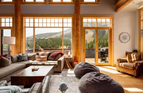 Saddle Ridge Cabin | Penthouse 1 by Moonlight Basin Lodging