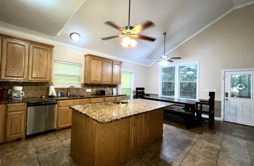 New Braunfels House | 'Penthouse' #1- right on the water, with direct private river access.
