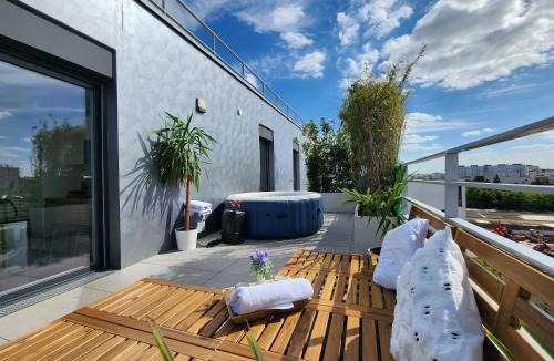Bagneux Apartment | Penthouse 108 m2 - Rooftop - Parking - Paris Sud