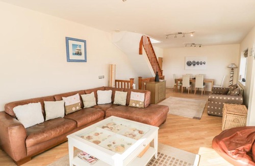 Rhyd-y-clafdy Apartment | Penthouse 18, West End Point