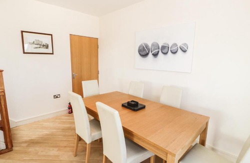 Rhyd-y-clafdy Apartment | Penthouse 18, West End Point