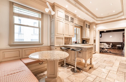 Shaughnessy Village Apartment | Penthouse 2 étages centre-ville
