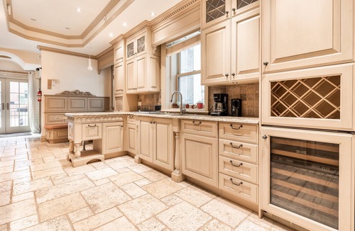 Shaughnessy Village Apartment | Penthouse 2 étages centre-ville