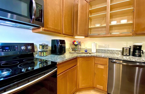 Weldon Spring Heights House | PENTHOUSE 2BD2BTH PAC-MAN/ROKU