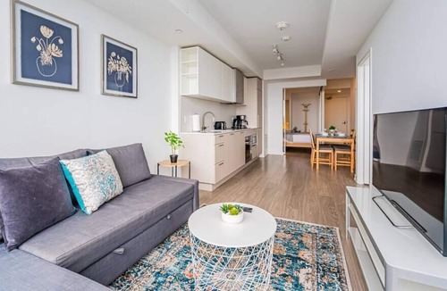 King West Village Condo | Penthouse 2BR-2Bath, Lake View