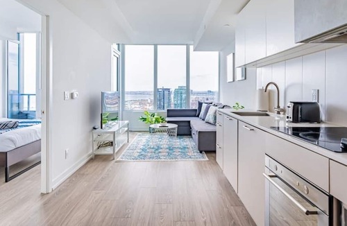 King West Village Condo | Penthouse 2BR-2Bath, Lake View