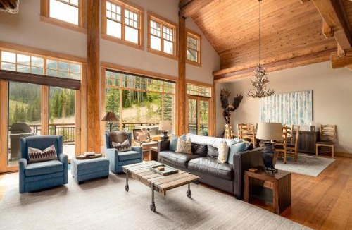 Saddle Ridge Cabin | Penthouse 3 by Moonlight Basin Lodging
