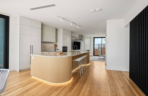 West Lakes Shore Apartment | Penthouse Apartment