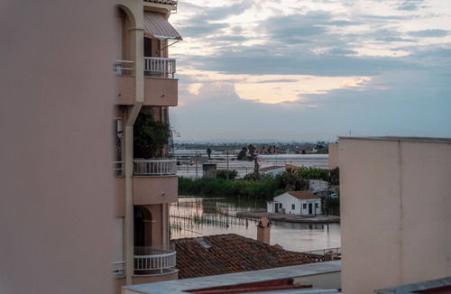 El Perello Apartment | Penthouse apartment on the beach overlooking Albufera with incredible sunsets!