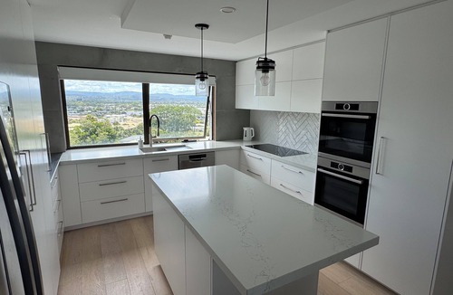 Burleigh Heads Apartment | PENTHOUSE BURLEIGH HEADS