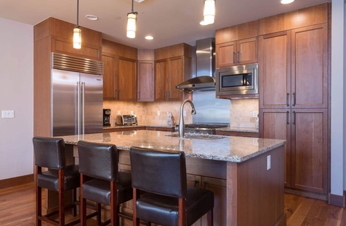 Ketchum Condo | Penthouse Condo! Mountain Views! Shared Rooftop Hot Tub!