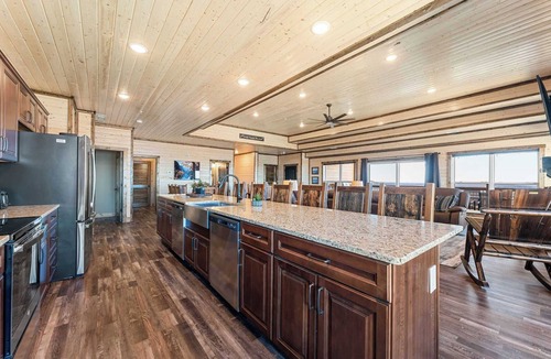 Kimberling City Condo | Penthouse Condos with Panoramic Lake Views!