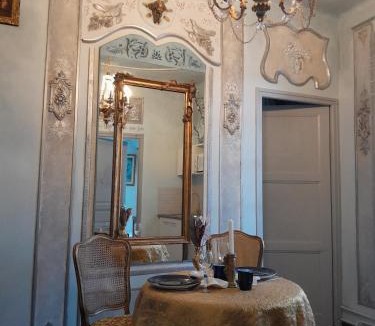 Vinca Apartment | Penthouse en bleu royal