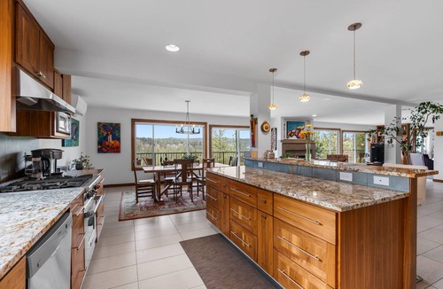 Latah Valley Condo | Penthouse in Browne’s Addition – 3BR/3BA, Views, Sauna, Two Balconies, 2,400 SF,