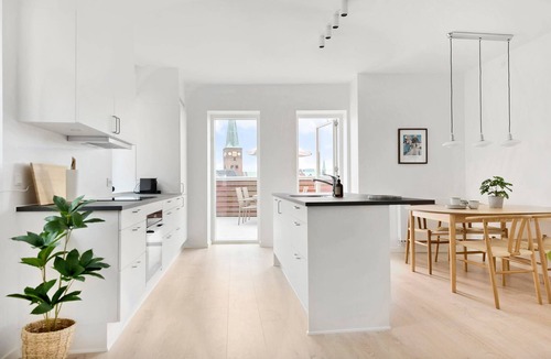 Midtbyen Apartment | Penthouse in City Center w Private Rooftop Terrace