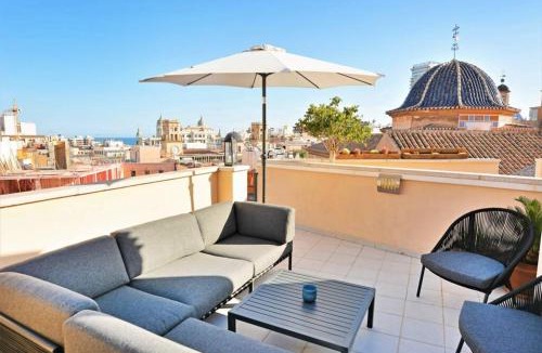 Barri Vell - Santa Creu Apartment | Penthouse in old city center by NRAS