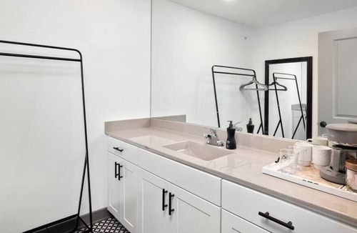 Parkville Apartment | Penthouse King Studio On Main w/ Sweeping Views!