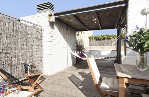 El Putget i Farro Apartment | Penthouse near Tibidabo 3 rooms for 6 people with terrace