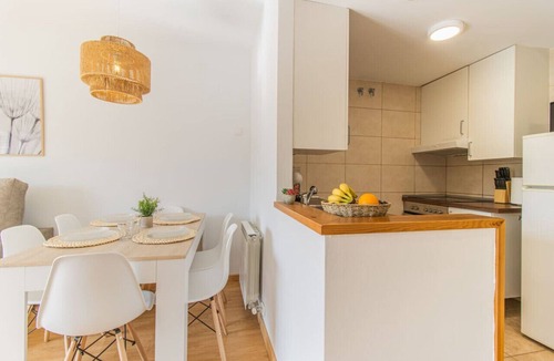 Abena Apartment | Penthouse Pyrinees Terrace Parking & Storage