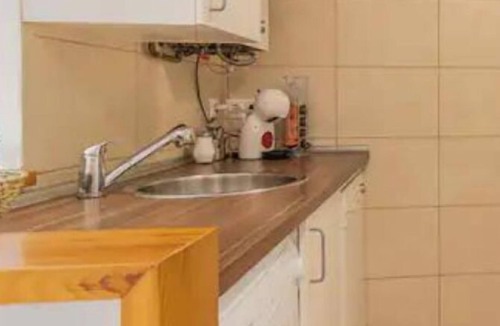 Abena Apartment | Penthouse Pyrinees Terrace Parking & Storage