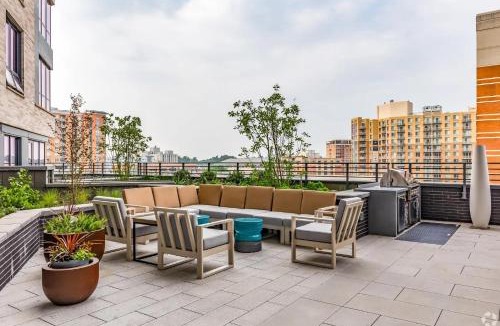Downtown Apartment | Penthouse Retreat with Rooftop Pool Explore Silver Spring & Washington DC