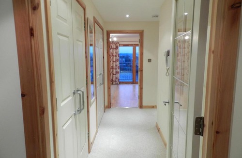 Inverness Apartment | Penthouse Riverview Apartment