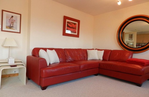 Inverness Apartment | Penthouse Riverview Apartment