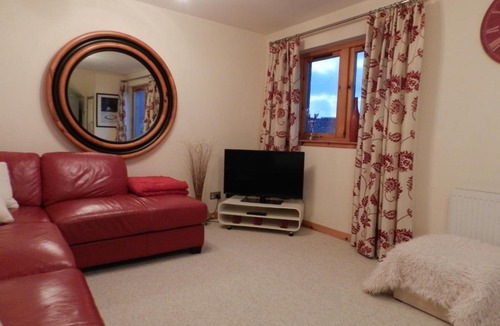 Inverness Apartment | Penthouse Riverview Apartment