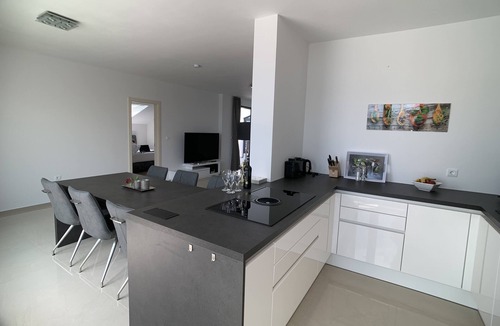 Medulin Apartment | Penthouse "SEAVIEW" 1. Sea line with pool in the complex