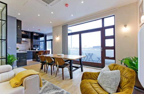 Queen's Park Apartment | Penthouse Shard Views