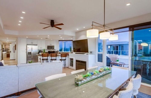 Central Mission Beach Condo | PENTHOUSE SKY SUITE * 55' Ocean Front * 4 Decks