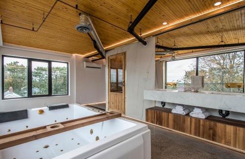 North End Bed & Breakfast | Penthouse - Spa-Inspired Guest Suite, Halifax Rooftop Home
