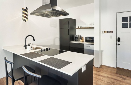 White Salmon Apartment | Penthouse studio suite, downtown White Salmon, suite 15