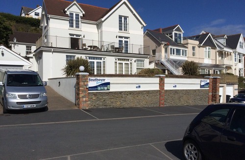 Mortehoe Apartment | Penthouse Studio @ Southover Beach, opposite Beach