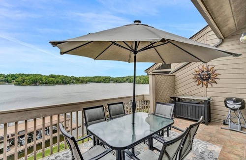 North Shore Condo | Penthouse View - Smith Mountain Lake