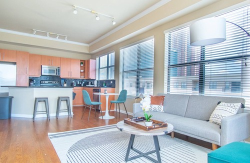 Cityplace Apartment | Penthouse views! Walk Everywhere! 1BR Uptown Apt