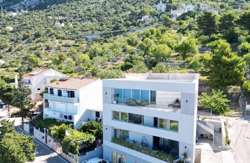 Drasnice Apartment | Penthouse villa Soll for 9 person 100m from Sea,in small place Drašnice