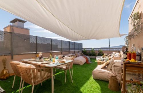 Cornella de Llobregat Apartment | Penthouse with Private Terrace & Pool Access