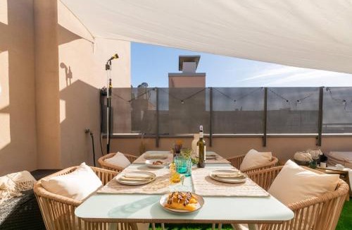 Cornella de Llobregat Apartment | Penthouse with Private Terrace & Pool Access