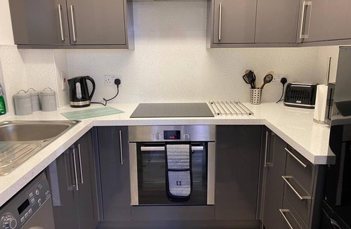 St Neots Apartment | Penthouse Waterfront Apartment - St Neots