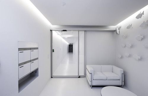 Wollishofen Apartment | Penthouse White Riviera House