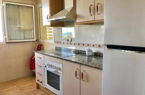 Guardamar del Segura House | Penthouse with Stunning Sea and Mountain Views, Shared Pool & Wi-Fi