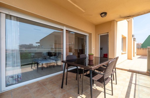 Costa Dorada Apartment | Penthouse with terrace and pool 100m beach