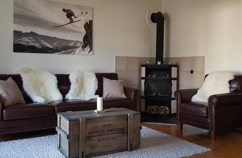 Melchsee-Frutt Apartment | Penthouse with alpine chic in an imposing mountain setting