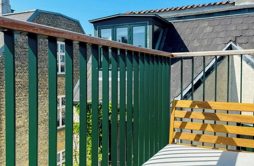 Copenhagen City Centre Apartment | Penthouse with balcony near Botanical Garden