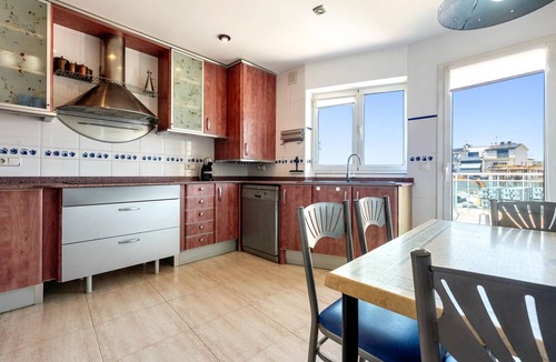 Costa Dorada Apartment | Penthouse with terrace and pool 100m beach